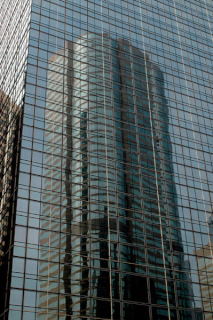 Wieżowiec w odbiciu