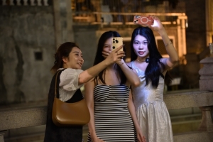 Chińskie dziewczyny - wieczorne selfie