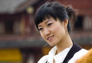 Turystka odwiedzająca Lijiang