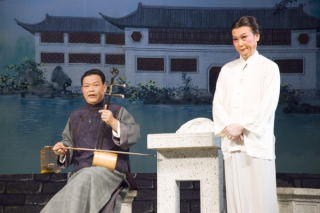 Muzyk operowy z erhu