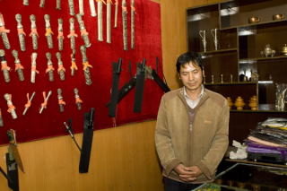 Sprzedawca noży w Szangrili