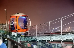Canton Tower, wieża TV w Guangzhou - bubble tram