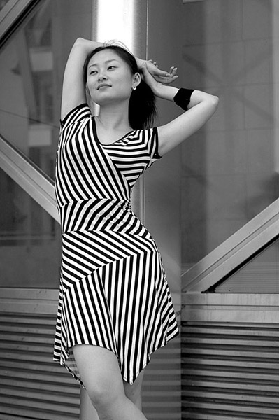 Modelka w paski - zdjęcia z Chin