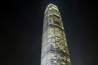 Samotna noc drapacza chmur