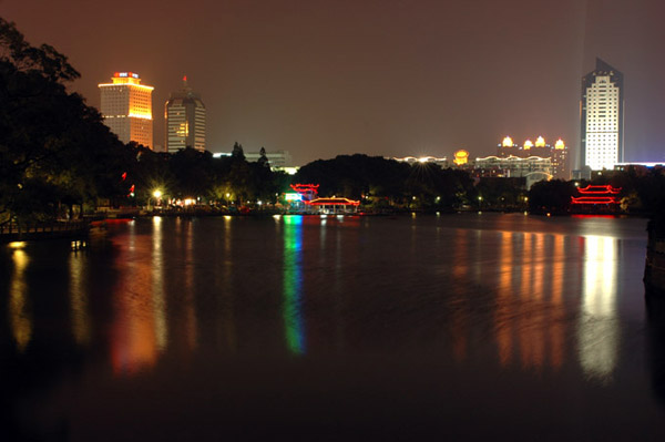 Ningbo nocą - zdjęcia z Chin
