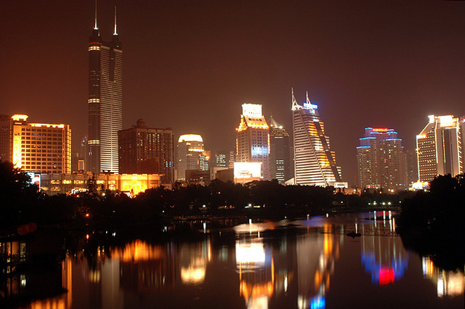 Nocna refleksja miasta - zdjęcia z Chin