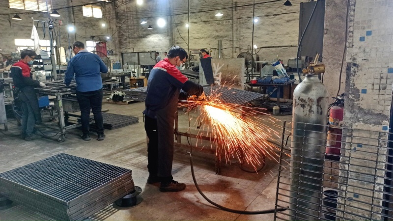 Fabryka w Guangzhou, obróbka metalu - zdjęcia z Chin